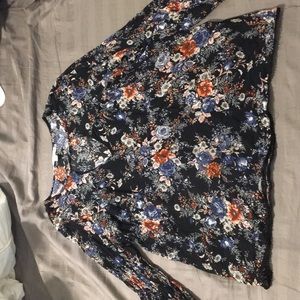 Floral American Eagle long sleeve top